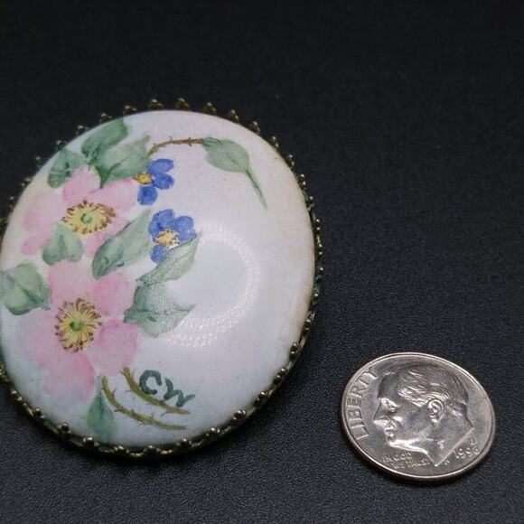 Vintage Hand Painted Mid-Century Brooch, Ceramic Painted Floral Pin, 2 Inches - Picture 6 of 8